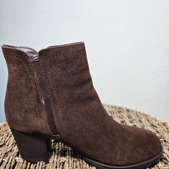 SKECHERS Brown Suede Ankle Boots, Women's size 8 - Picture 3 of 10